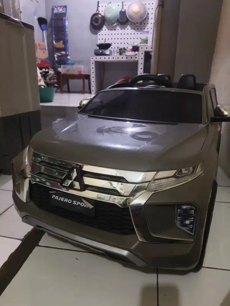 Mainan Mobil Remot Aki Pajero Sport