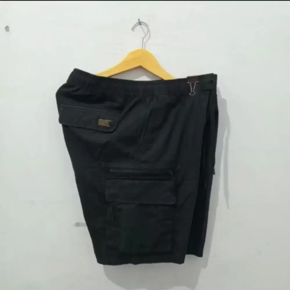 Celana Cargo Pendek H&M