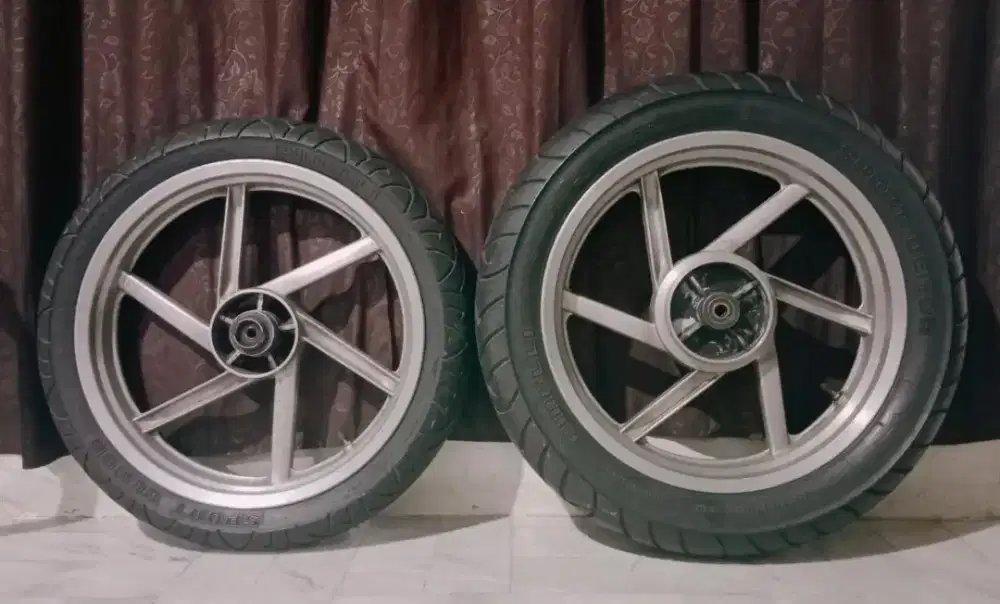Sepasang Velg Pelek Motor RG.V Jepang