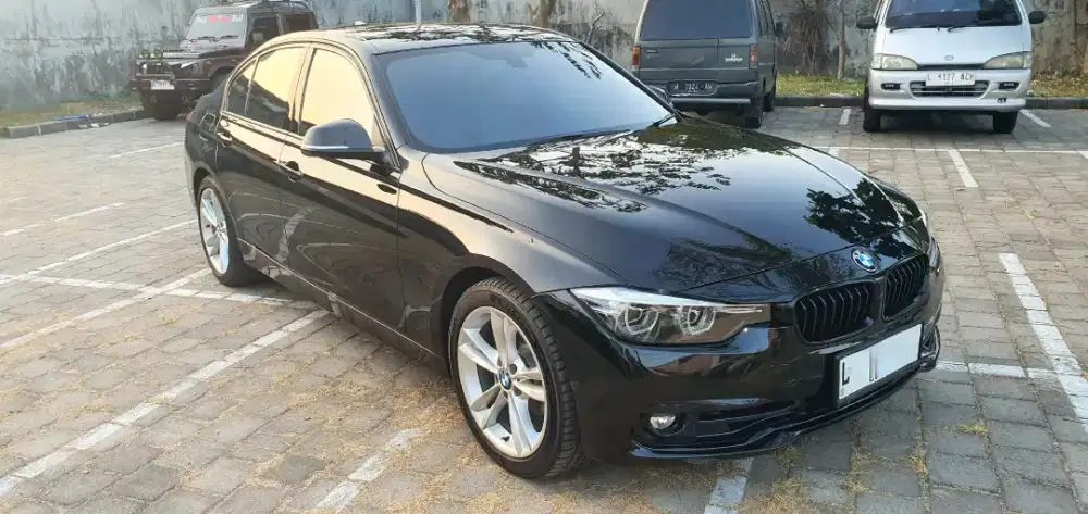 BMW 320i Shadowline Edition 2019