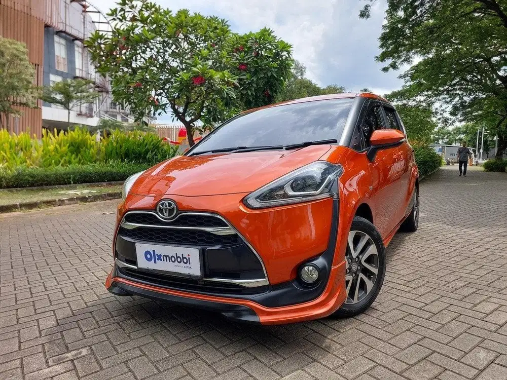 TDP 1 JUTA Toyota Sienta 1.5 Q Bensin-AT 2017 Orange C6VMA