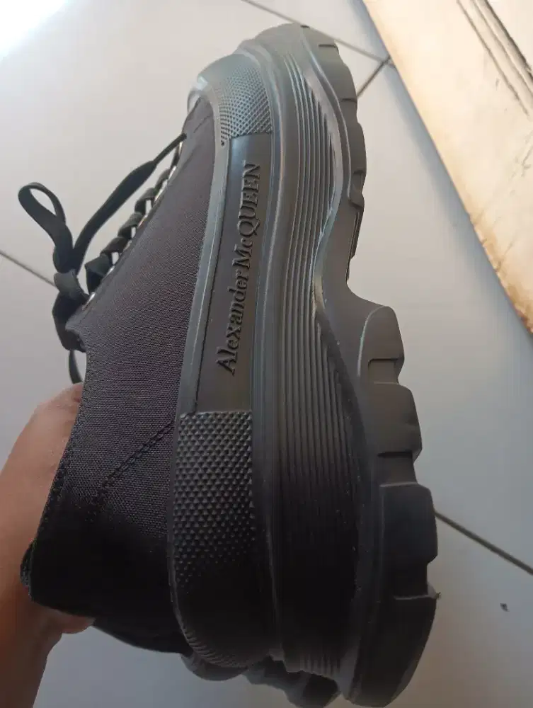 Sepatu Alexander mcqueen