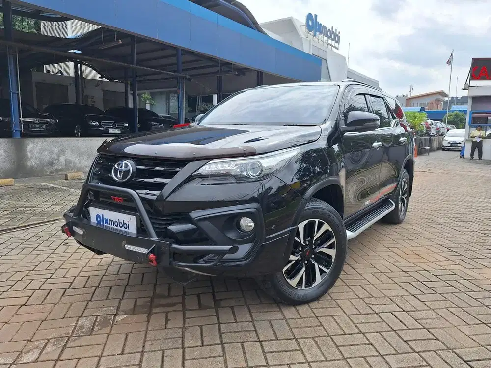 TDP 1 JUTA Toyota Fortuner 2.4 4x2 VRZ TRD Solar-AT 2018 Hitam CBJVB