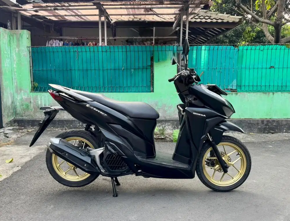 Honda Vario 125 CBS ISS (Tipe Tertinggi) MULUSSS Pajak Panjang
