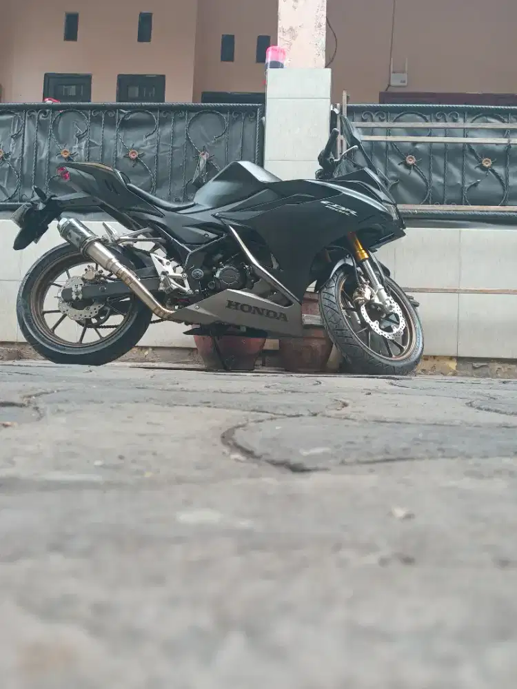 CBR 150 BEKAS TAHUN 2024
