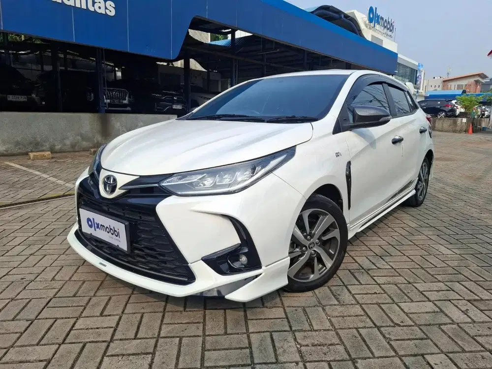 TDP 1 JUTA Toyota Yaris 1.5 GR Sport Bensin-AT 2022 Putih CHFSB