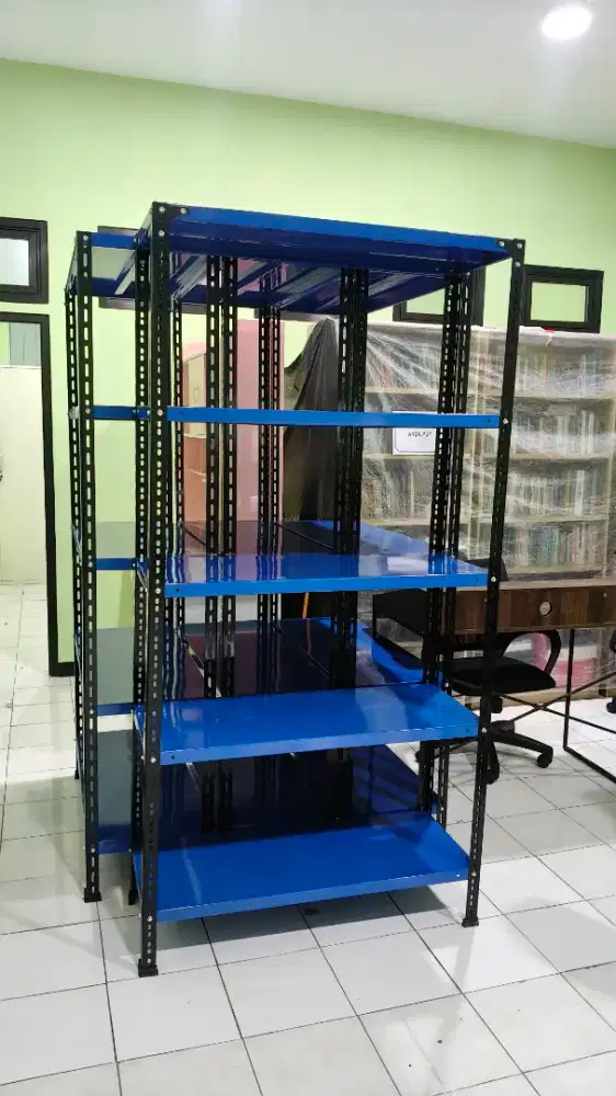 Rak besi arsip dan ramping