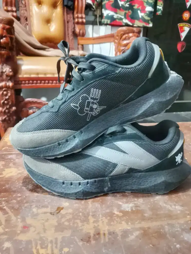 Dijual cepat Sepatu Kanky X One piece Tahilalats limited edition uk,41