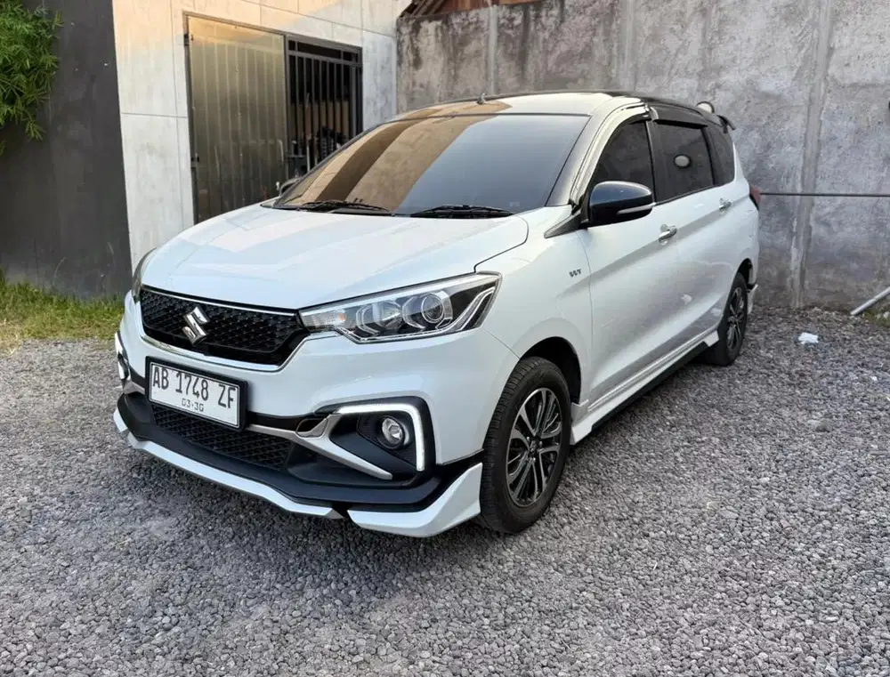 Ertiga Hybrid 2025 cruise two tone AB tangan 1 A/T