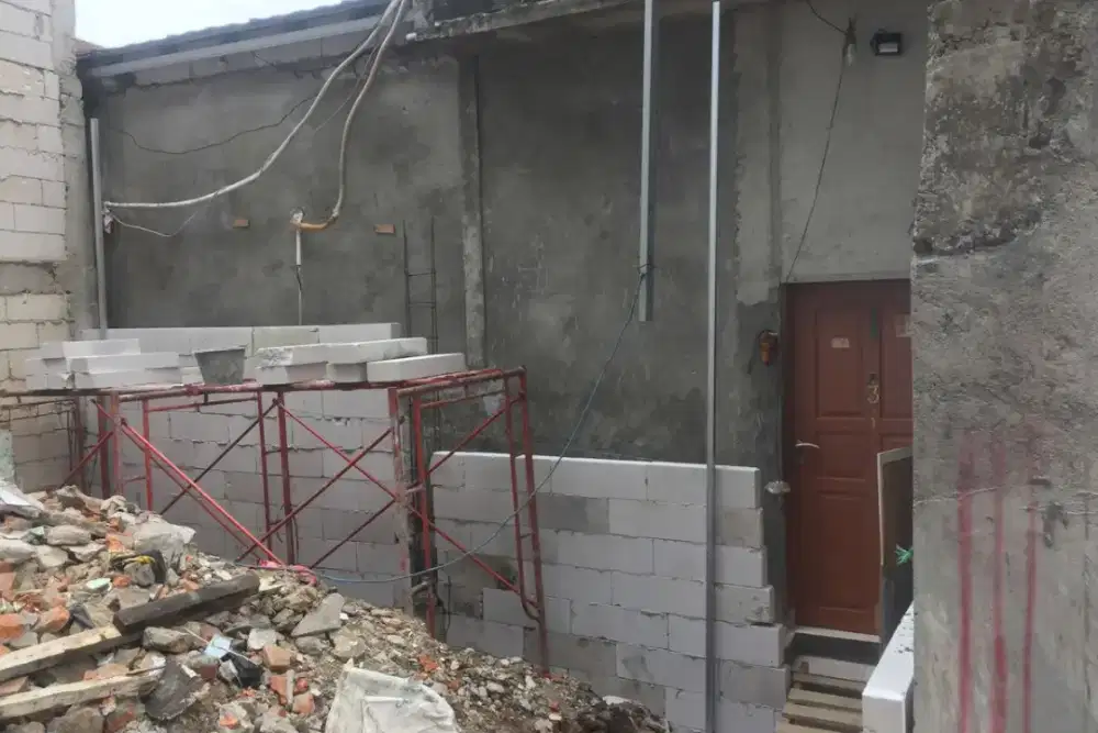Tukang renovasi