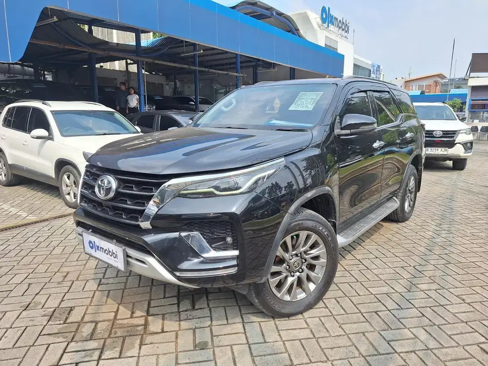 TDP 1 JUTA Toyota Fortuner 2.4 4x2 VRZ Solar-AT 2021 Hitam CFNAF