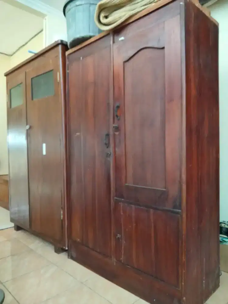 lemari kayu jati