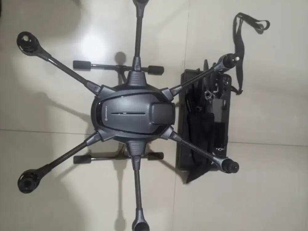 Jual aja nih Drone merek TYPHOON H