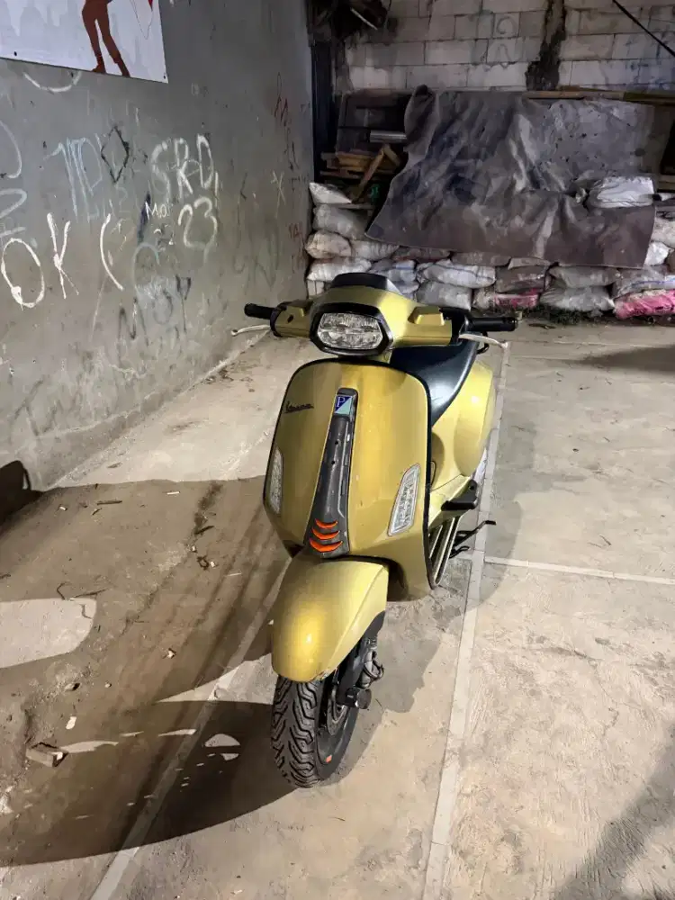 Dijual cepat!!! Piagio vespa sprint s new model 150 iget abs