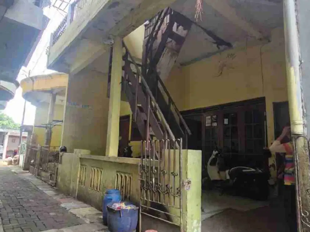 Rumah Strategis Murah Apa Adanya Belakang Stasiun Poncol Kota Semarang