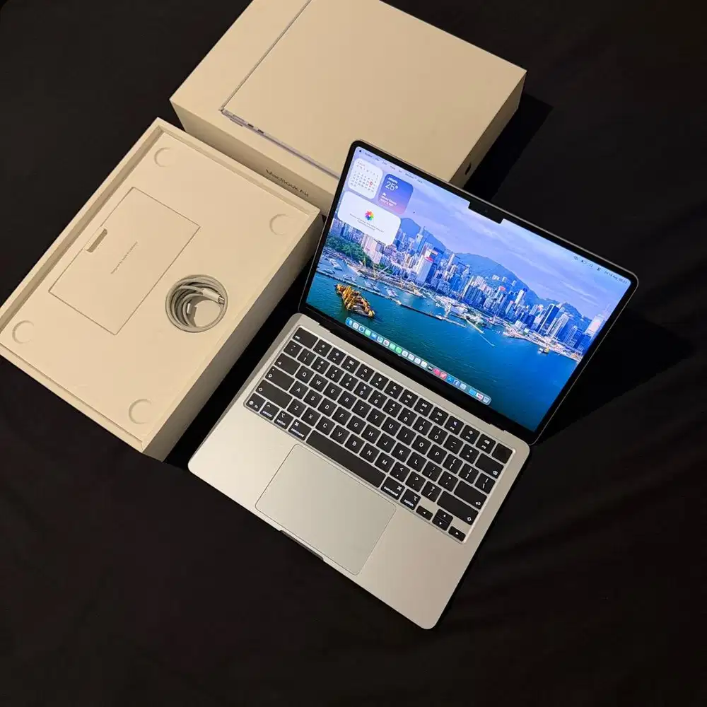 (iBox) Macbook Air M5 16/1TB 13 inch Sky Blue Fullset Garansi 1 Tahun