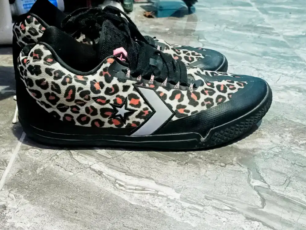 Sepatu Converse All star BB EVO leopard sz 44 ori