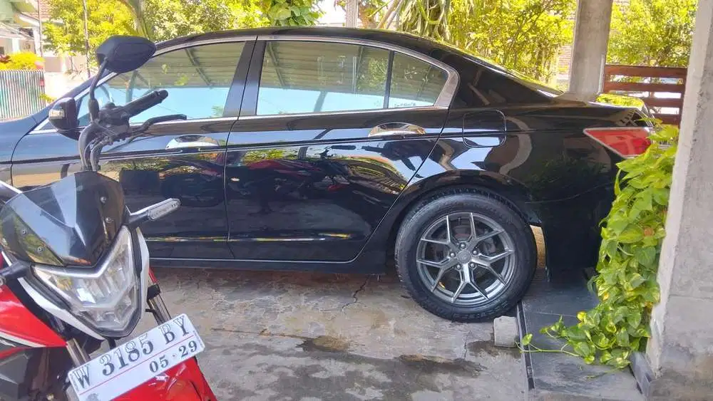 Honda Accord 2011 Bensin