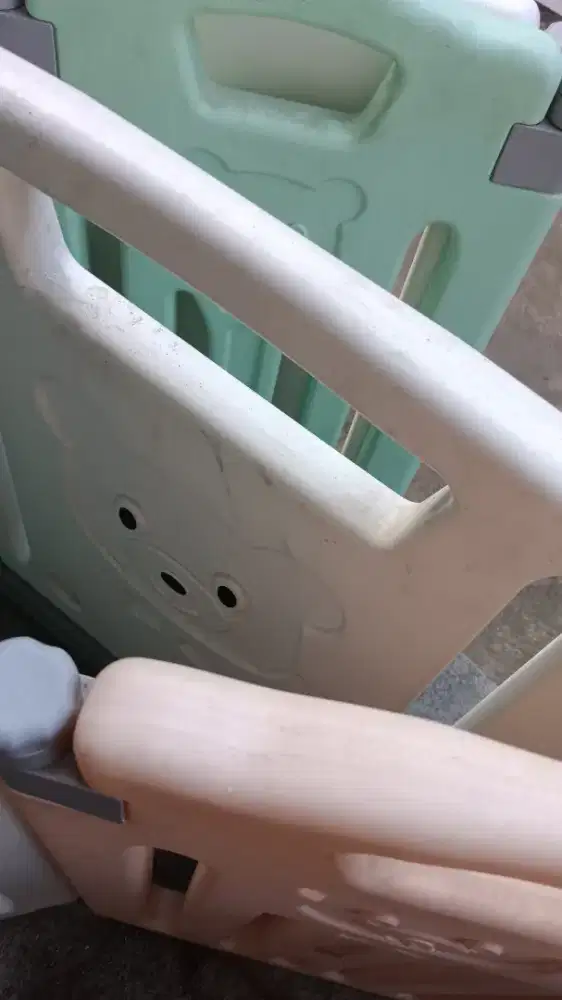 Pagar bayi / pengaman bayi