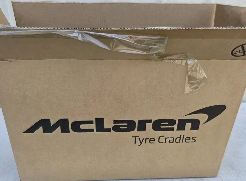 McLaren Tire Cradle Set Part / alas ban