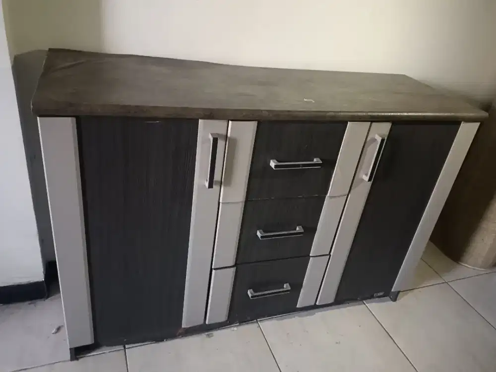 JUAL CEPAT Kitchen Set 2 Pintu 3 Laci HPL Bekas - Surabaya