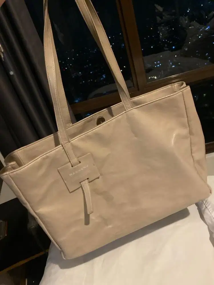 Tas Marhen J Ori, Second.