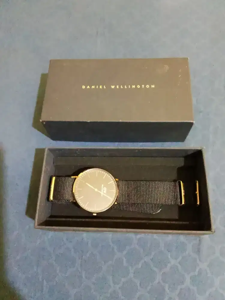 Jam tangan Pria DW Daniel Welington Strap 40mm