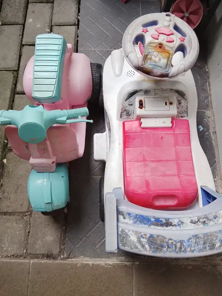 Mobilan dan motoran anak bekas
