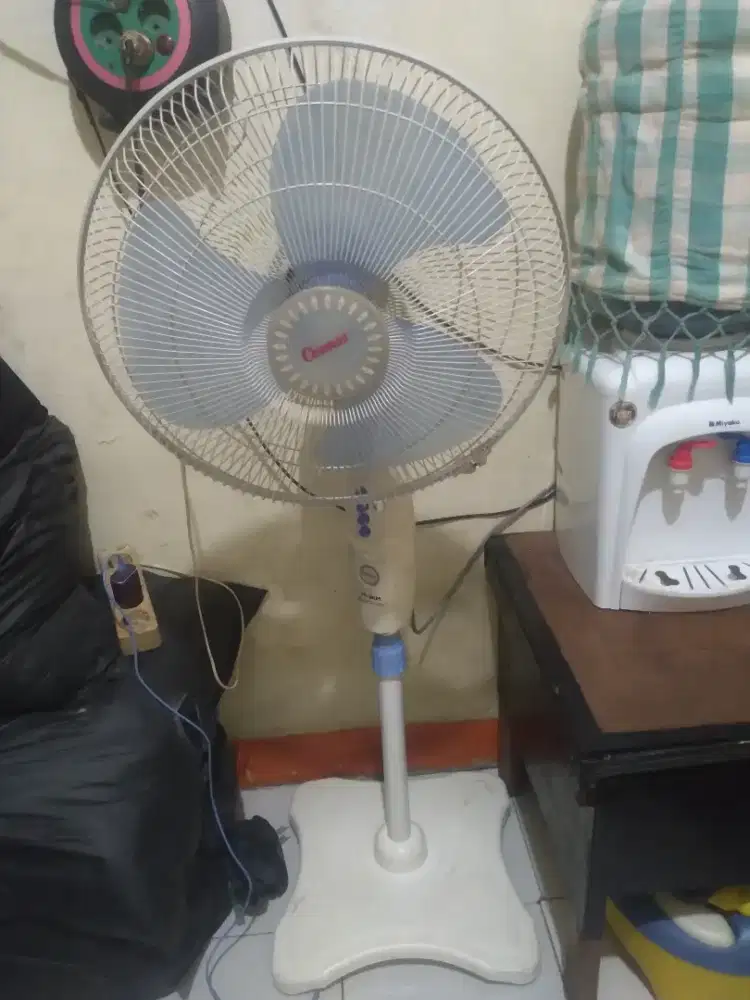 Kipas Angin Merek Cosmos
