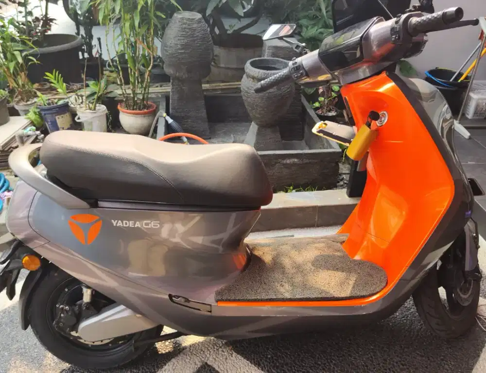 Motor listrik Yadea G6 2023/2024/BPKB,Plat D PajakPanjang,Low KM 1825