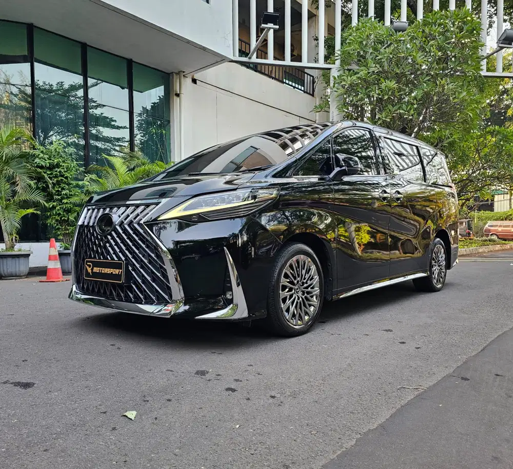 (TDP: 0 + Cashback 150JT) Lexus LM350 2021 VIP low km lm 350