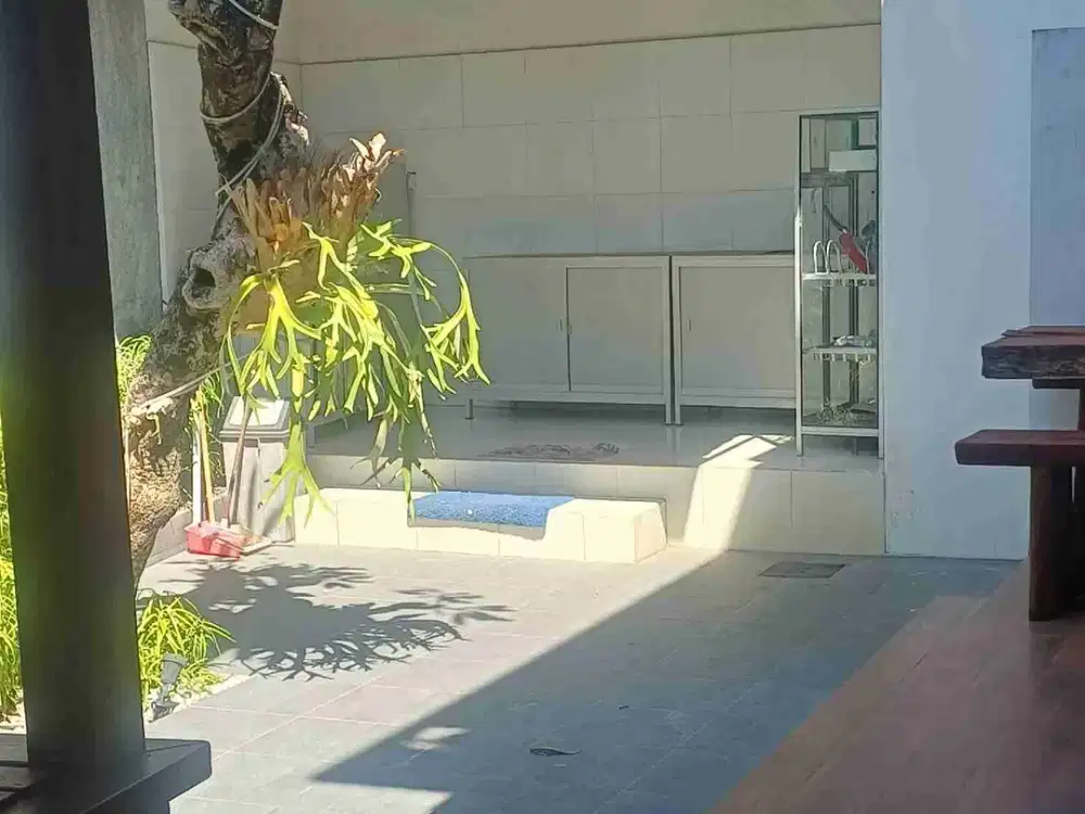 Dijual Rumah Lantai 2