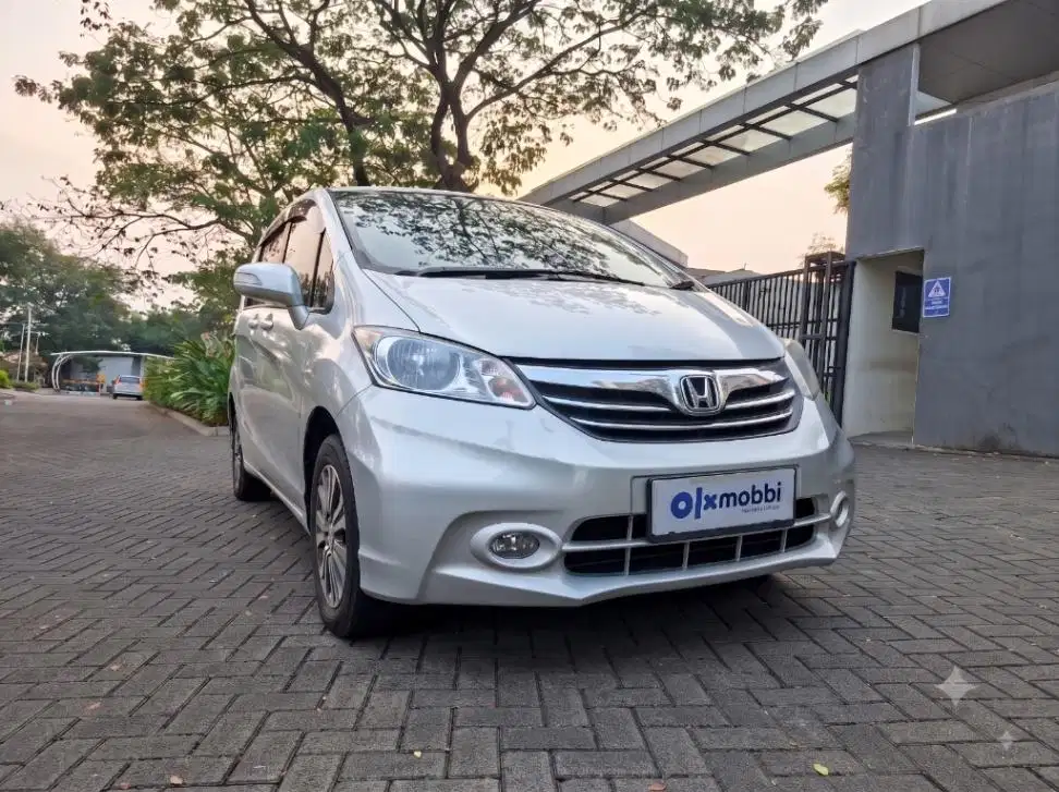 TDP 1 JUTA Honda Freed 1.5 E Bensin-AT 2013 Abu CABFD