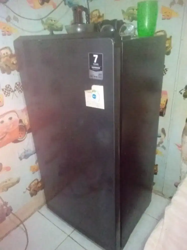 Kulkas 1 pintu,merek aqua
