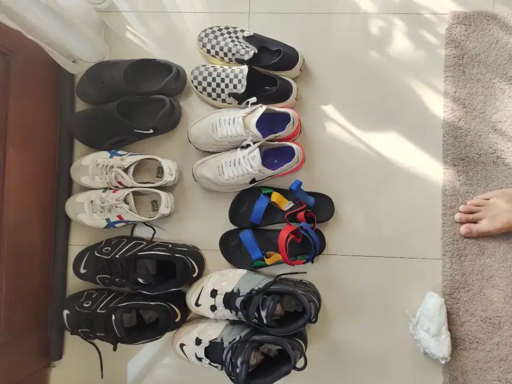 Sepatu bekas layak pakai pemakaian > 90% per item up 350k - 650k