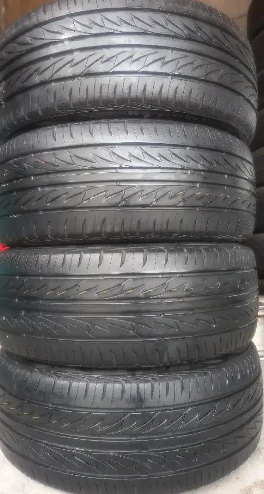 Ban bridgestone techno sport ukuran 215/45/17