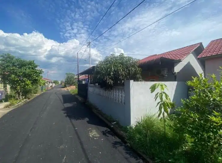 Dijual 2 Kapling Rumah Berdampingan, 1 Sudah Renovasi – Surat Lengkap