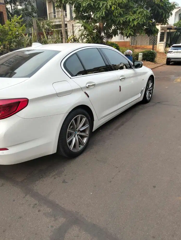 BMW 520i 2018 Bensin