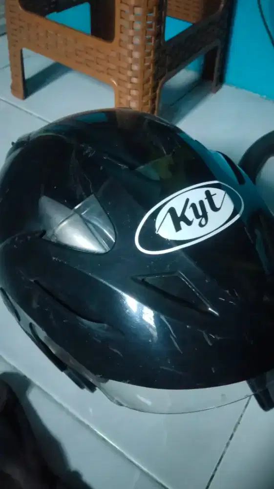 Di jual Merk helm KYT