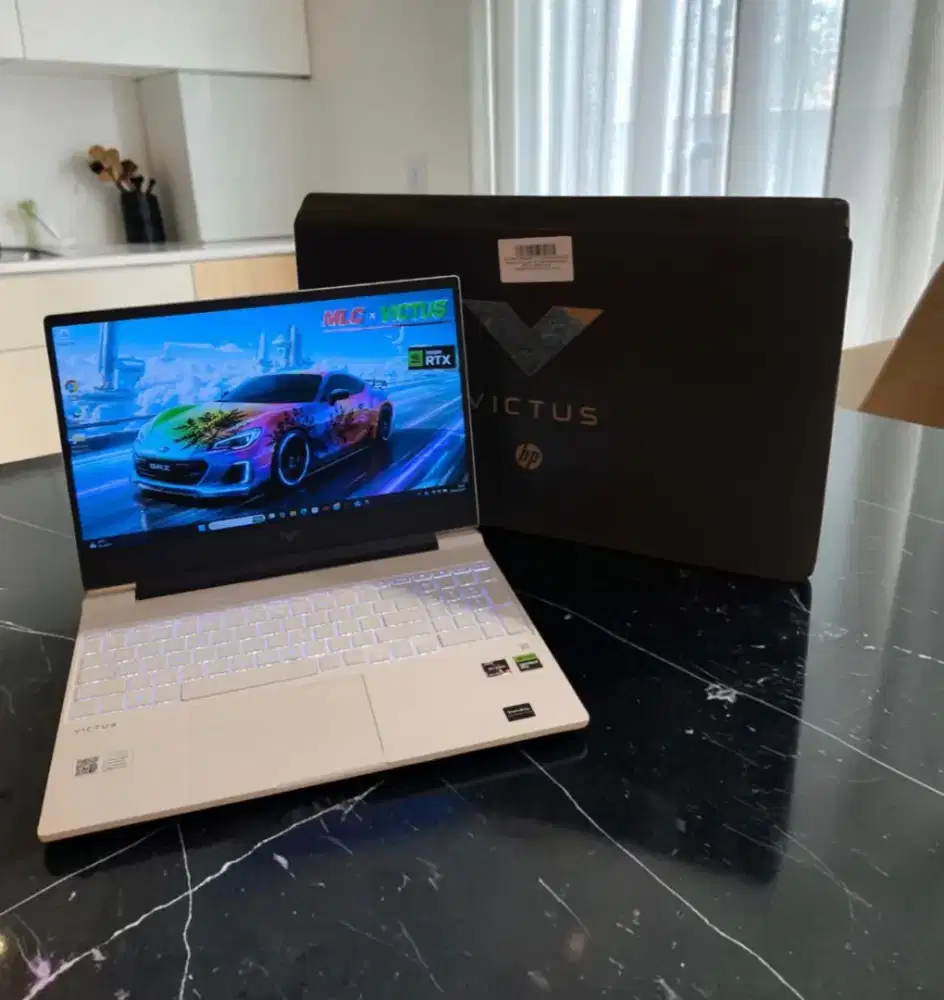 HP VICTUS 15-F08 — LIKE NEW | WHITE EDITION