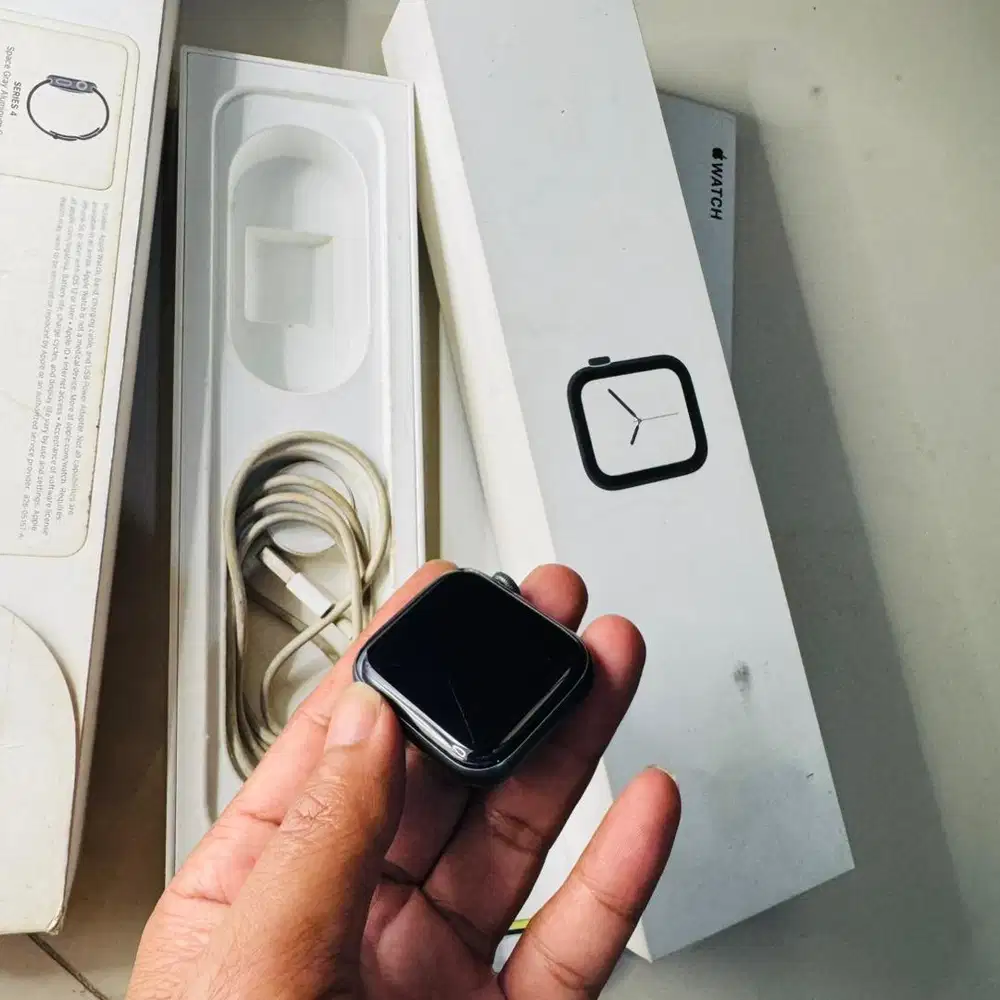 Apple watch 4 44 mm murah
