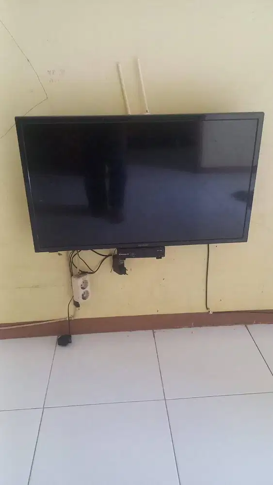 TV 21 INCH bekas