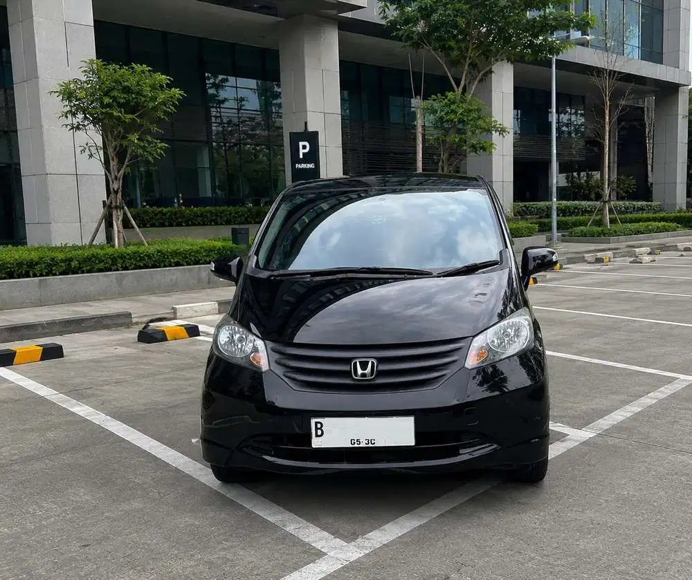 Honda Freed 2010 Bensin