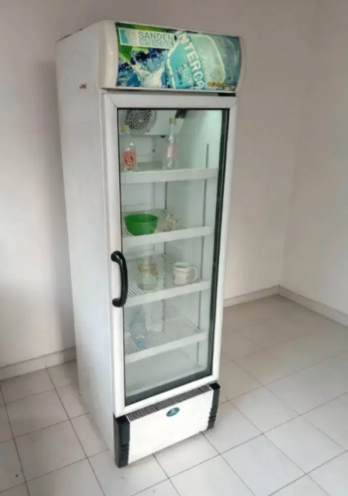 DI JUAL SHOWCASE JUMBO 380 L.