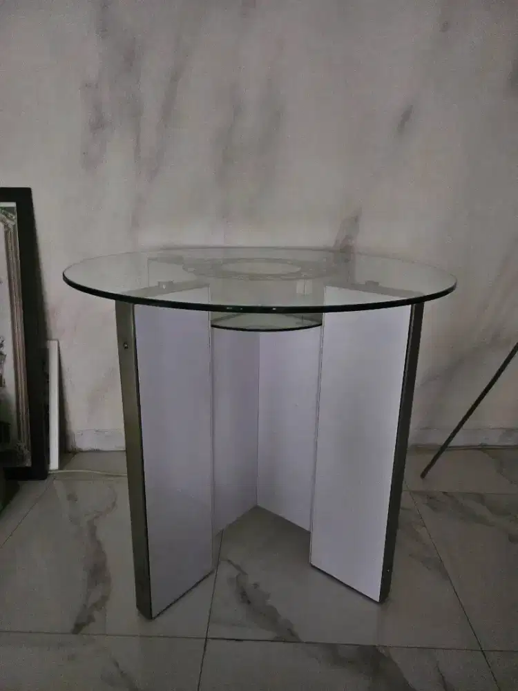 Dijual meja kaca
