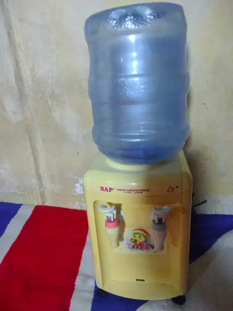 Mini dispenser bisa air dingin & panas