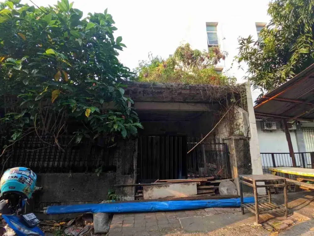 Dijual Murah Rumah Hitung Tanah di Jl Cipunegara Surabaya Pusat
