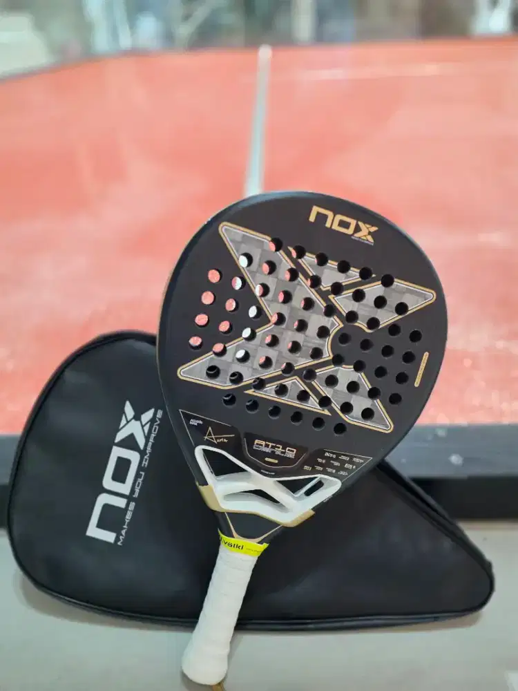 Raket Padel NOX 2026 AT10 18K