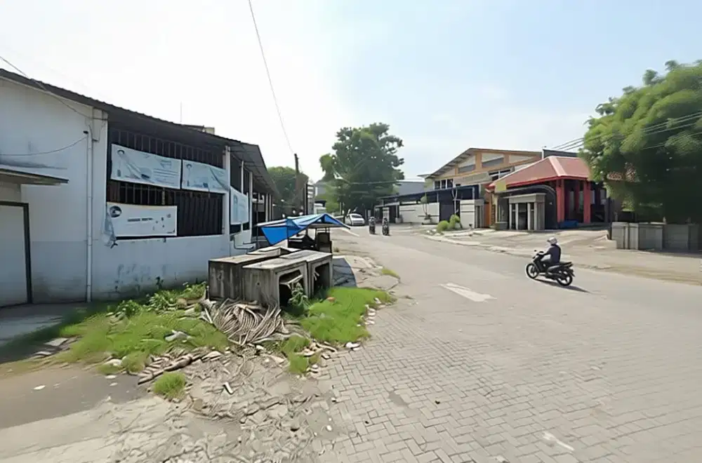 Tanah dijual cepat bonus bangunan cocok untuk gudang jalan lebar