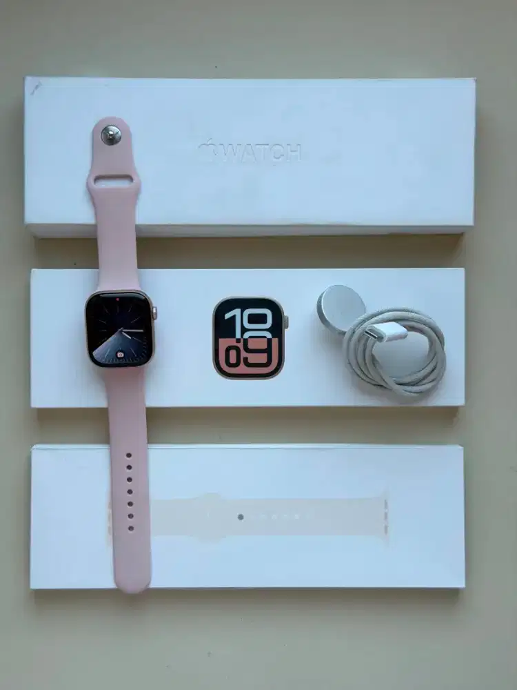 Apple Watch Series 10 42mm - Rose Gold - Garansi on Sept 2026